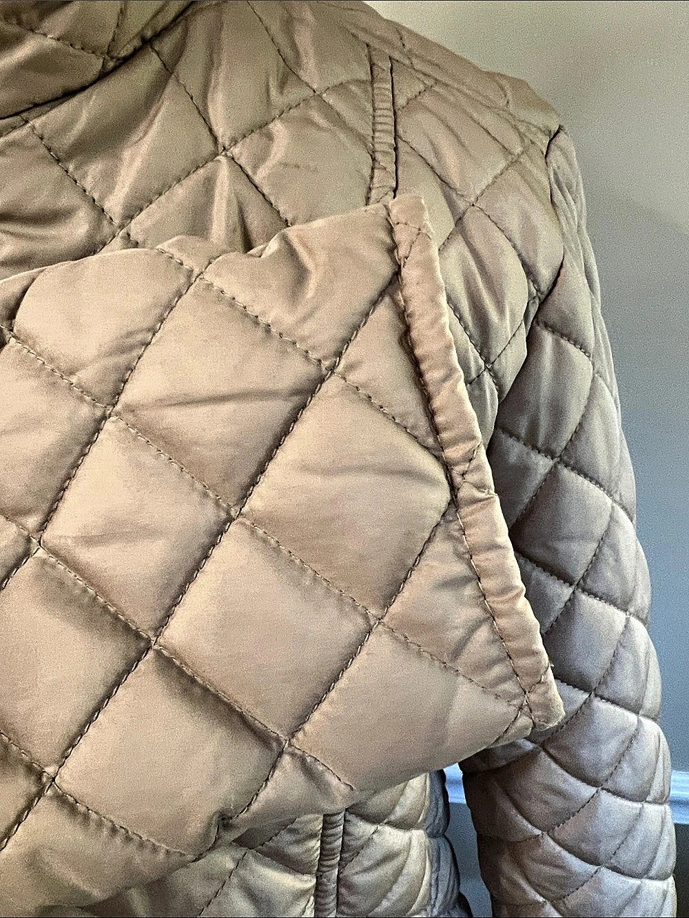 Kim Rogers Quilted Jacket in Beige Medium Like New - Picture 10 of 10